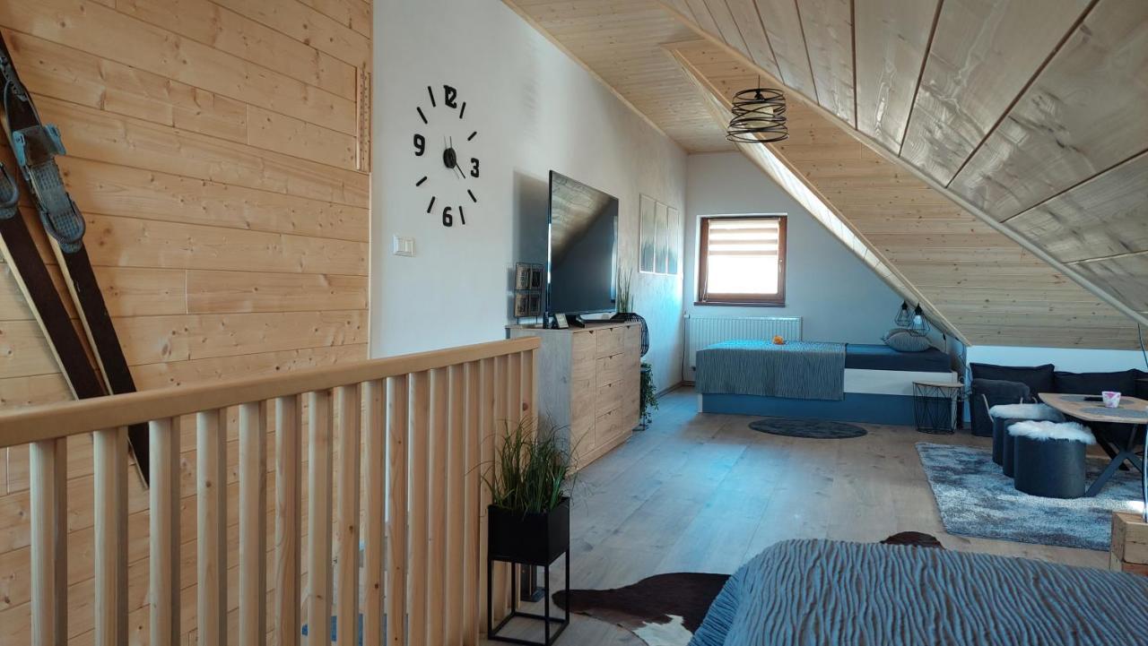 Pod Smrcinou Apartment